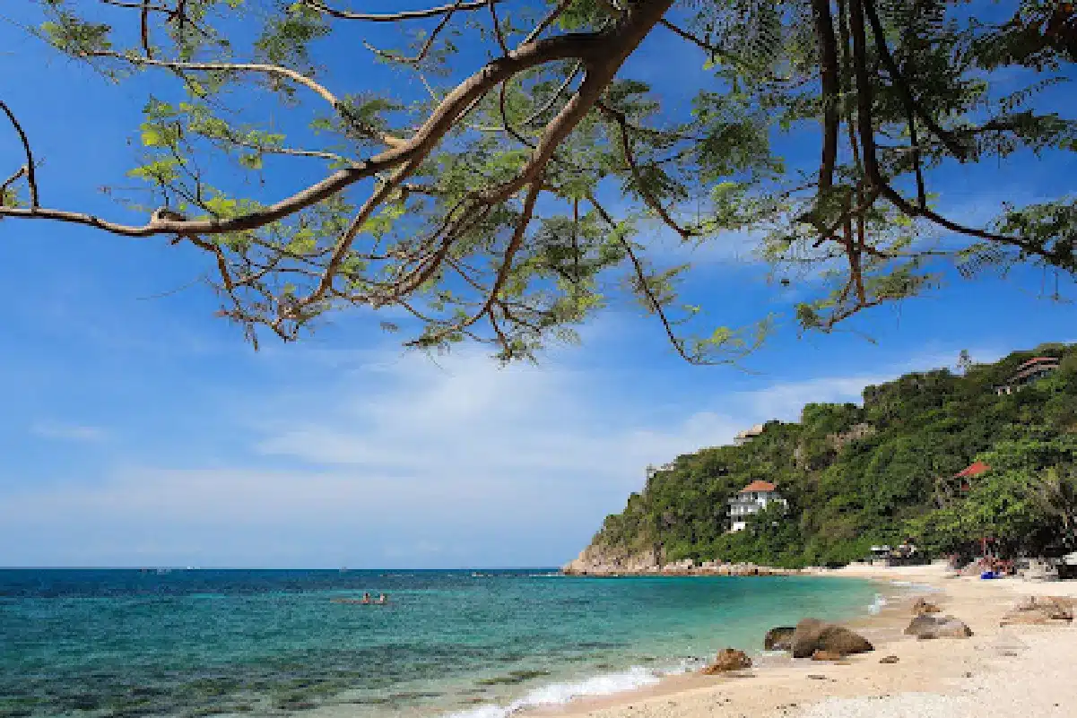 หาดทรายแดง