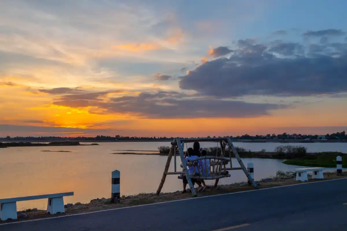 เช่ารถตู้ มหาสารคาม 20 Van rental Maha Sarakham 13