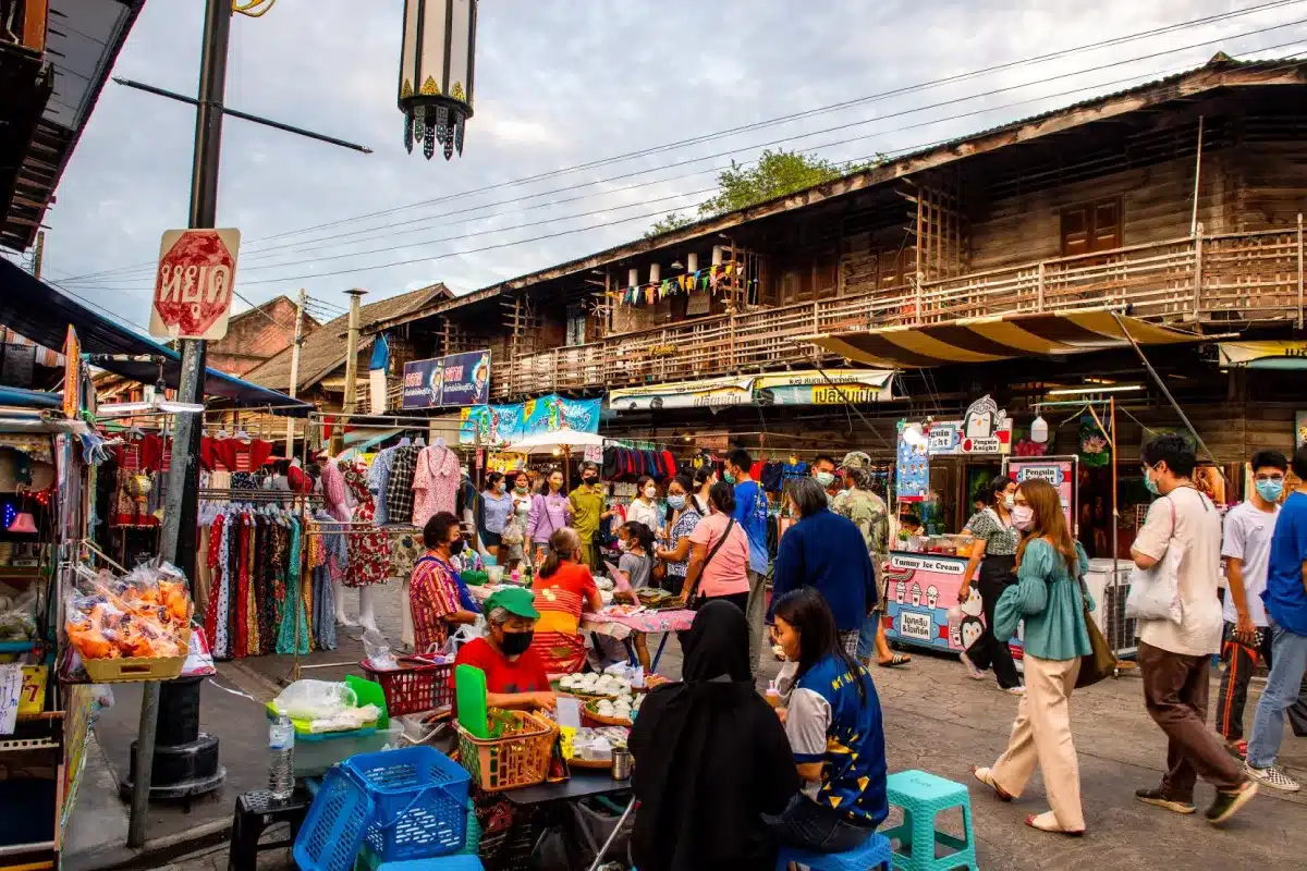 เช่ารถตู้ พะเยา 18 Van rental Phayao 13