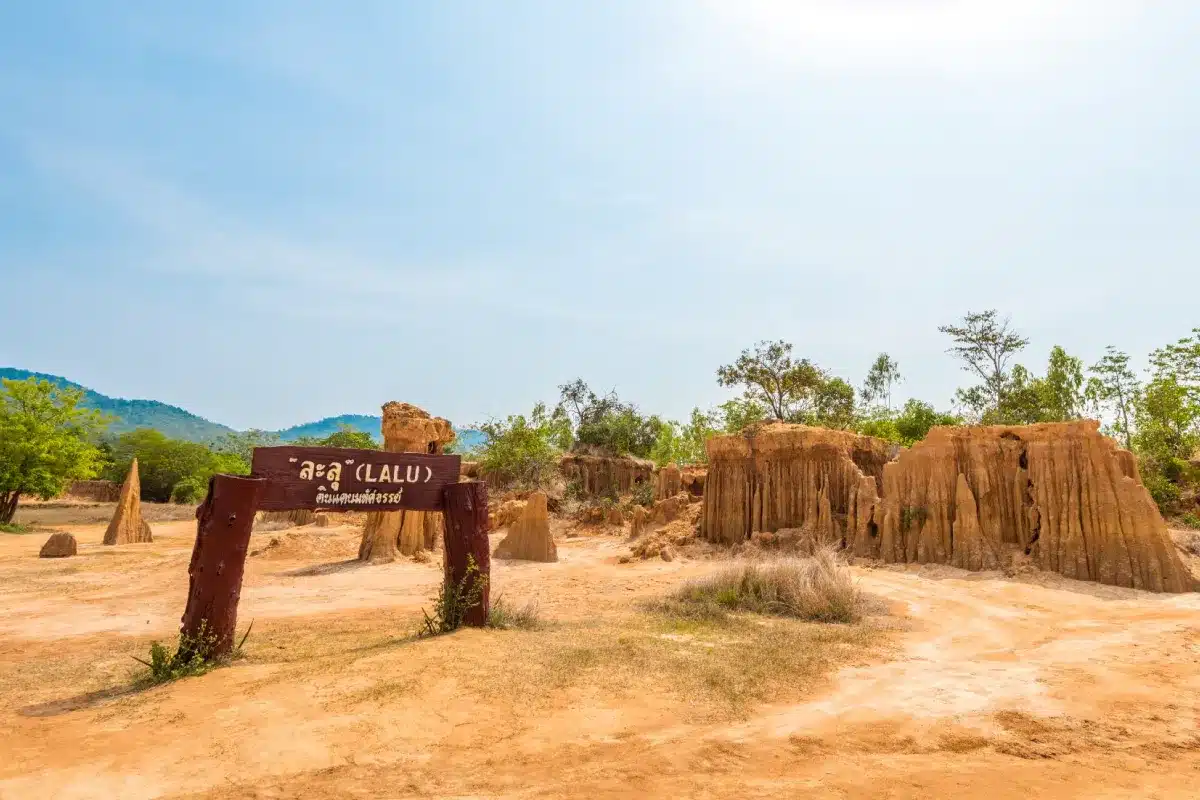 Van rental Sa Kaeo 14